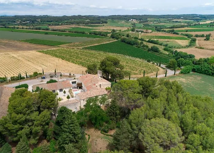 Avec Piscine Privee A La Campagne Proche De La Sud De La France