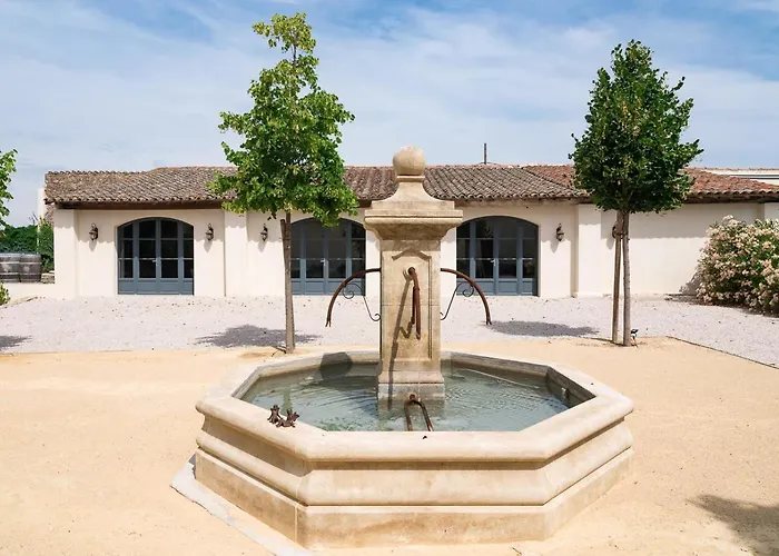 Avec Piscine Privee A La Campagne Proche De La Sud De La France Βίλα